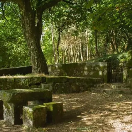 Casa Dos Leoes- Aldeia Dos 4 Abades بونتي دي ليما