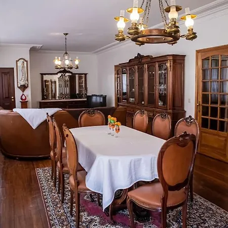 Prázdninový dům Casa Dos Leoes- Aldeia Dos 4 Abades *