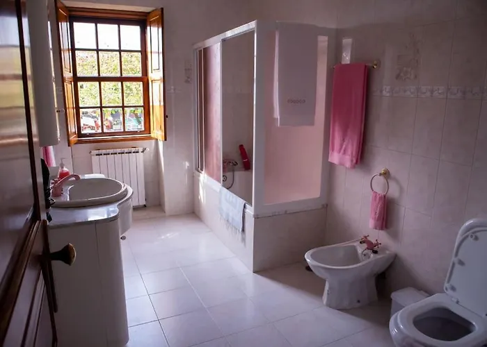 Casa Dos Leoes- Aldeia Dos 4 Abades * بونتي دي ليما